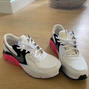Nike Air Max Women 8.5 like New